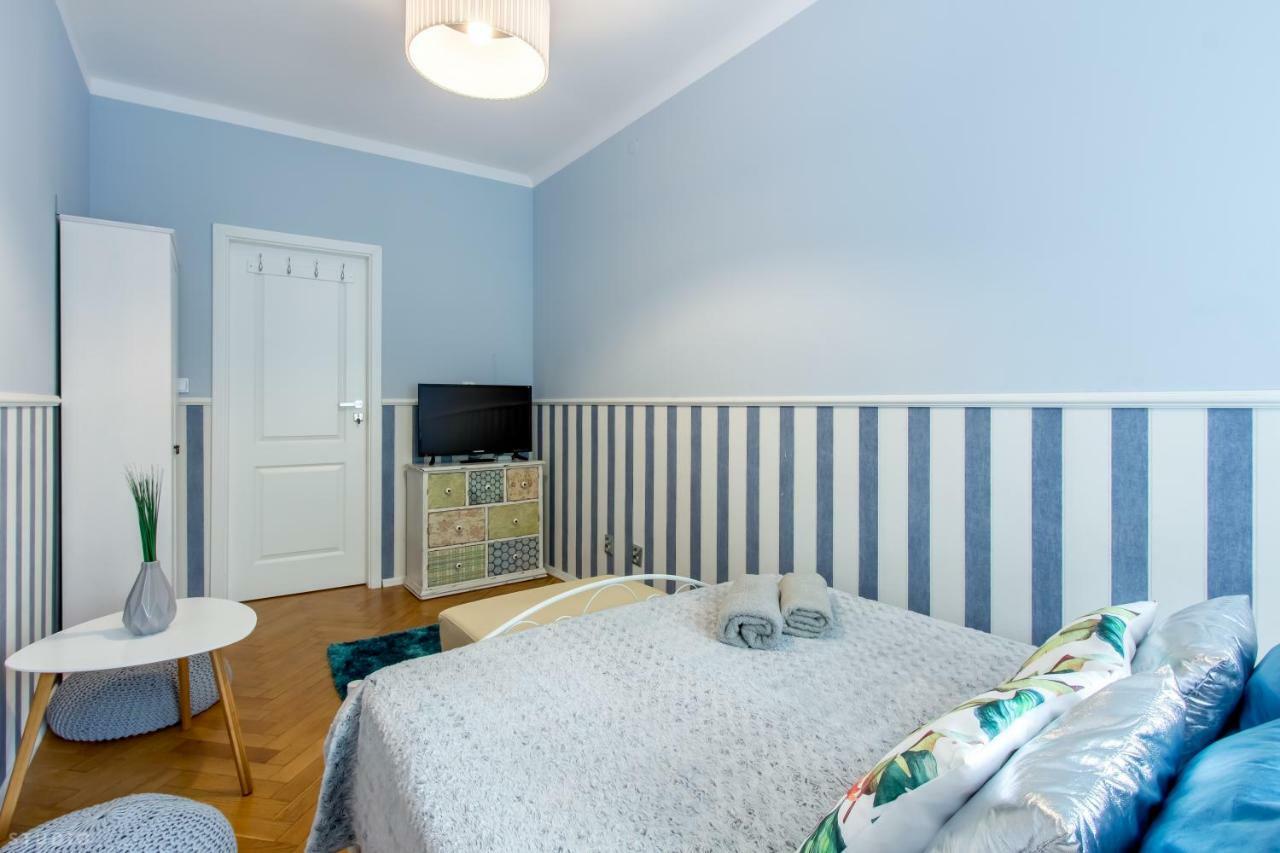 Clicktheflat Chmielna 7 * Warszawa