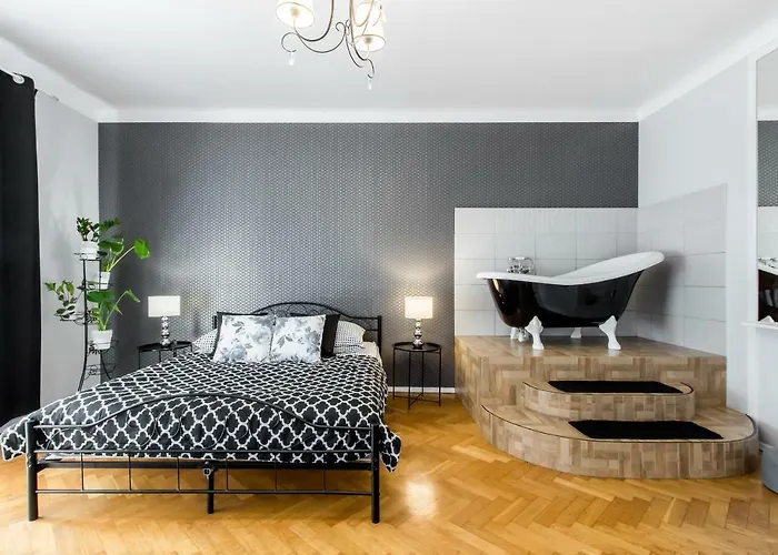 ClickTheFlat Apartment Chmielna 7