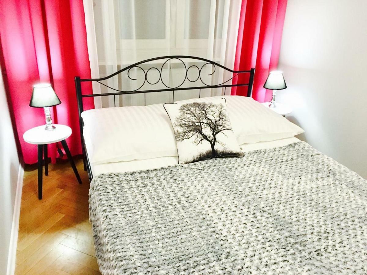 Clicktheflat Chmielna 7 * Warsaw